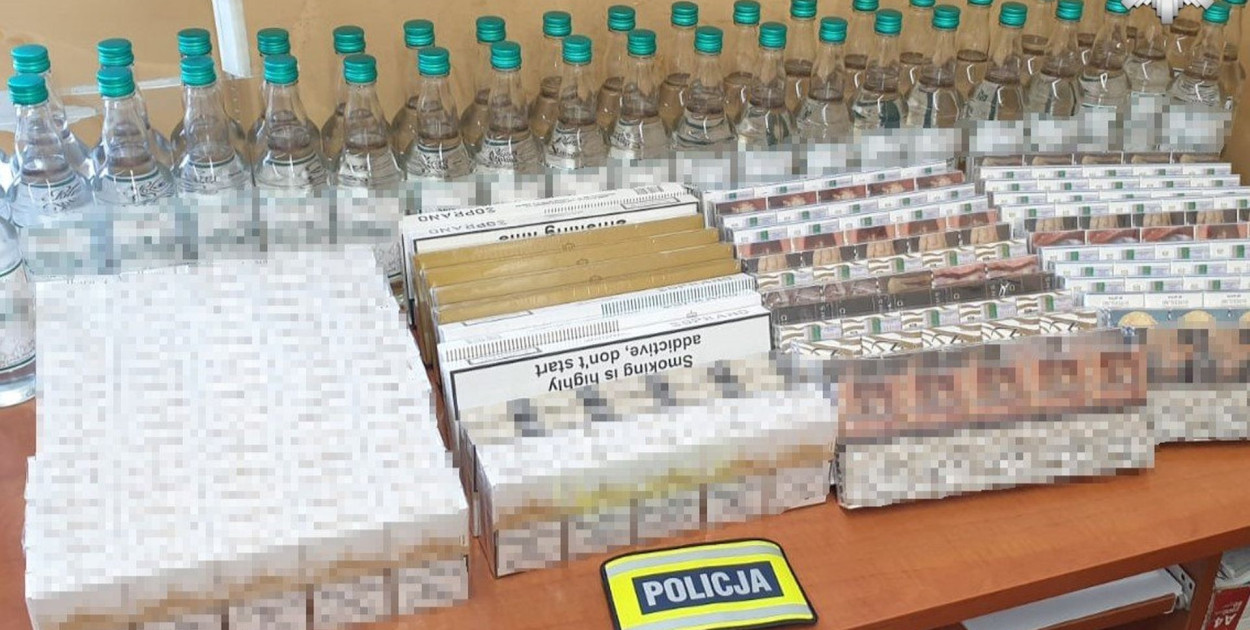 Nielegalne papierosy i alkohol na działce w Tarnowskich Górach. 80-latek...
