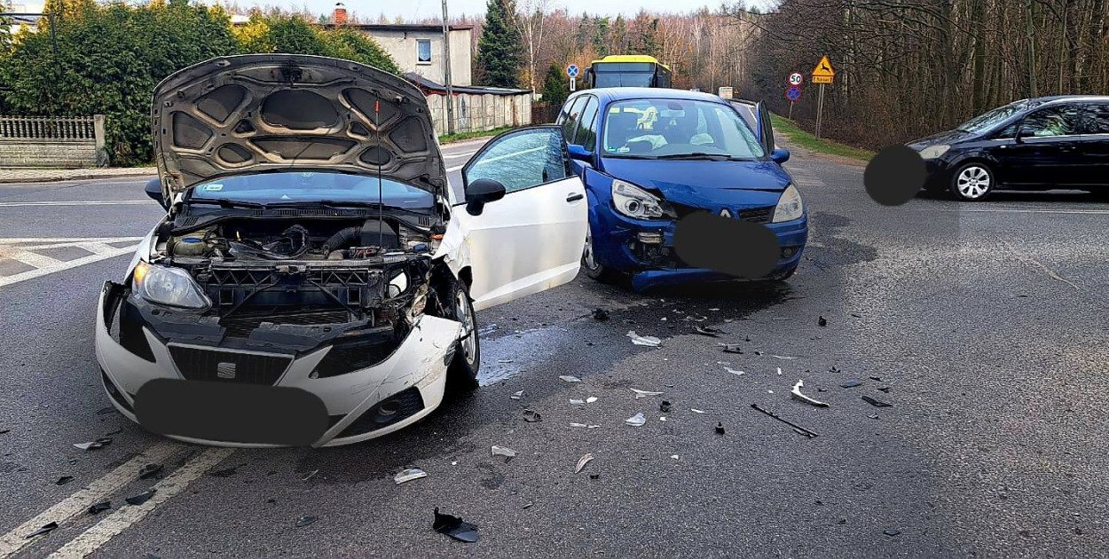 Pijani za kółkiem, zderzenie na skrzyżowaniu, senior… Kronika