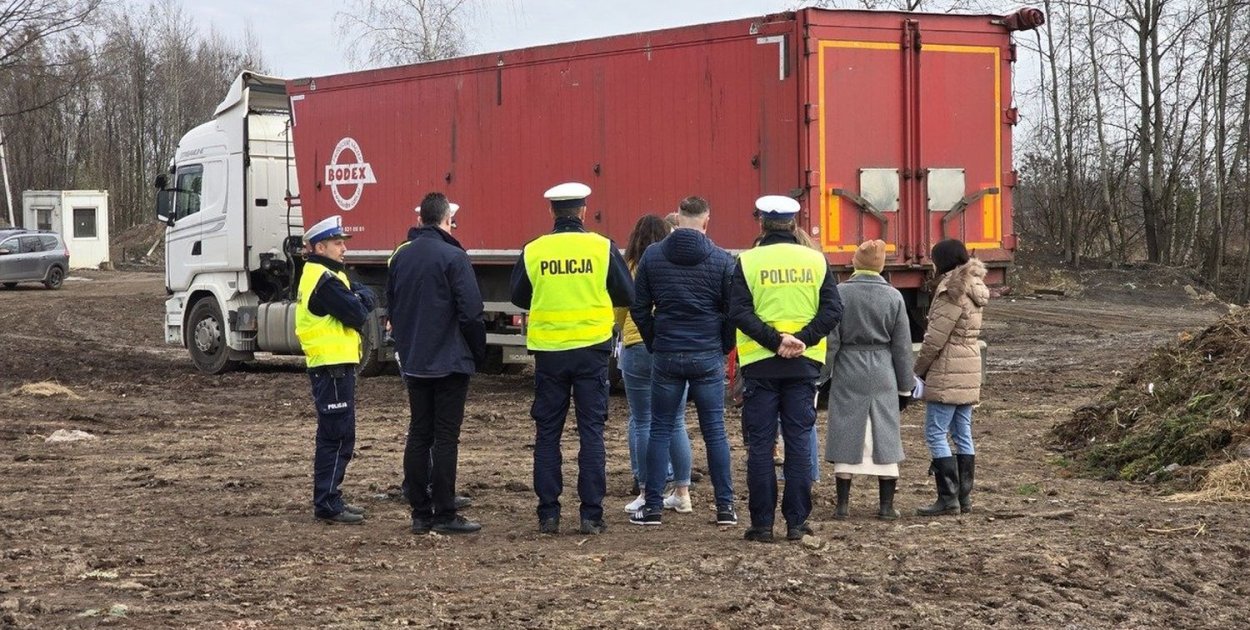 Nielegalne odpady? Zatrzymani kierowcy ciężarówek