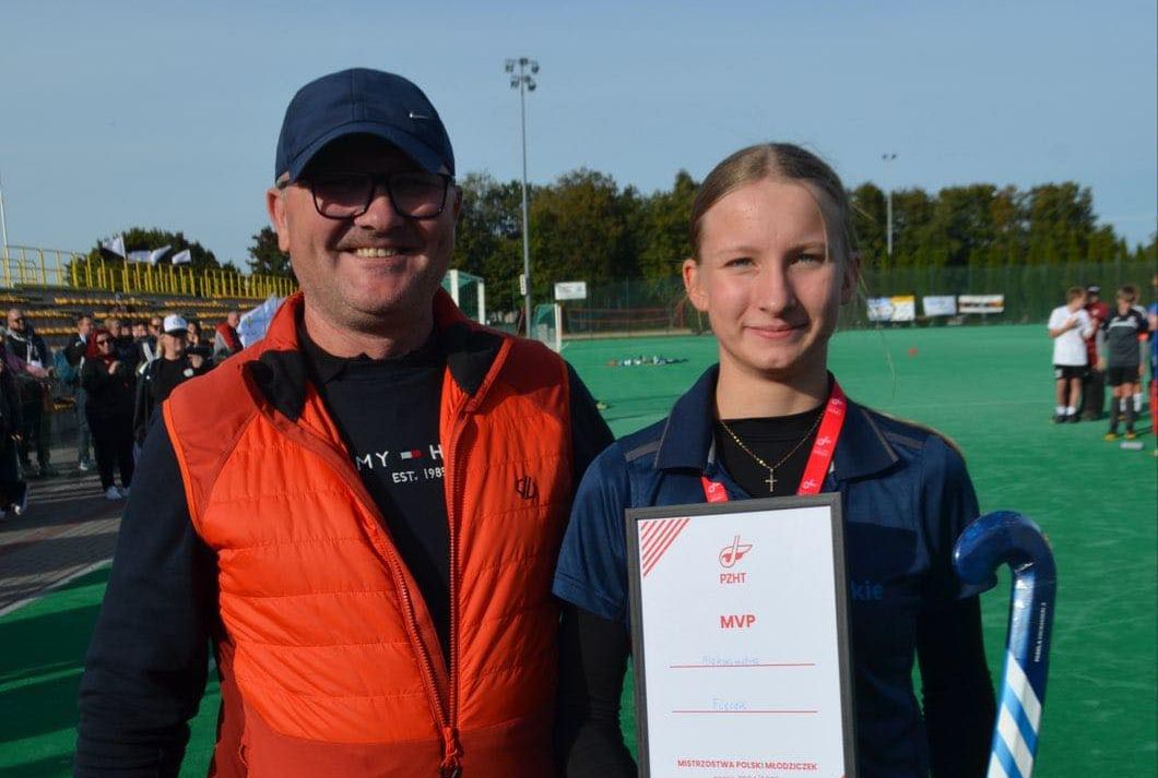 Najlepszą zawodniczka turnieju została wybrana Aleksandra Fiecek z LUKS Jedynka Miasteczko Śląskie.  Fot. Polski Związek Hokeja na Trawie