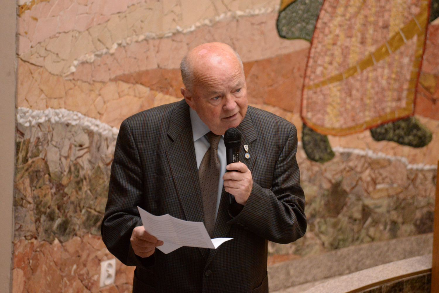 – W domu był OIOM, który jednocześnie był swoistym salonem. Tam przychodzili poeci – opowiadał Mieczysław Dumieński. Fot. Jarosław Myśliwski