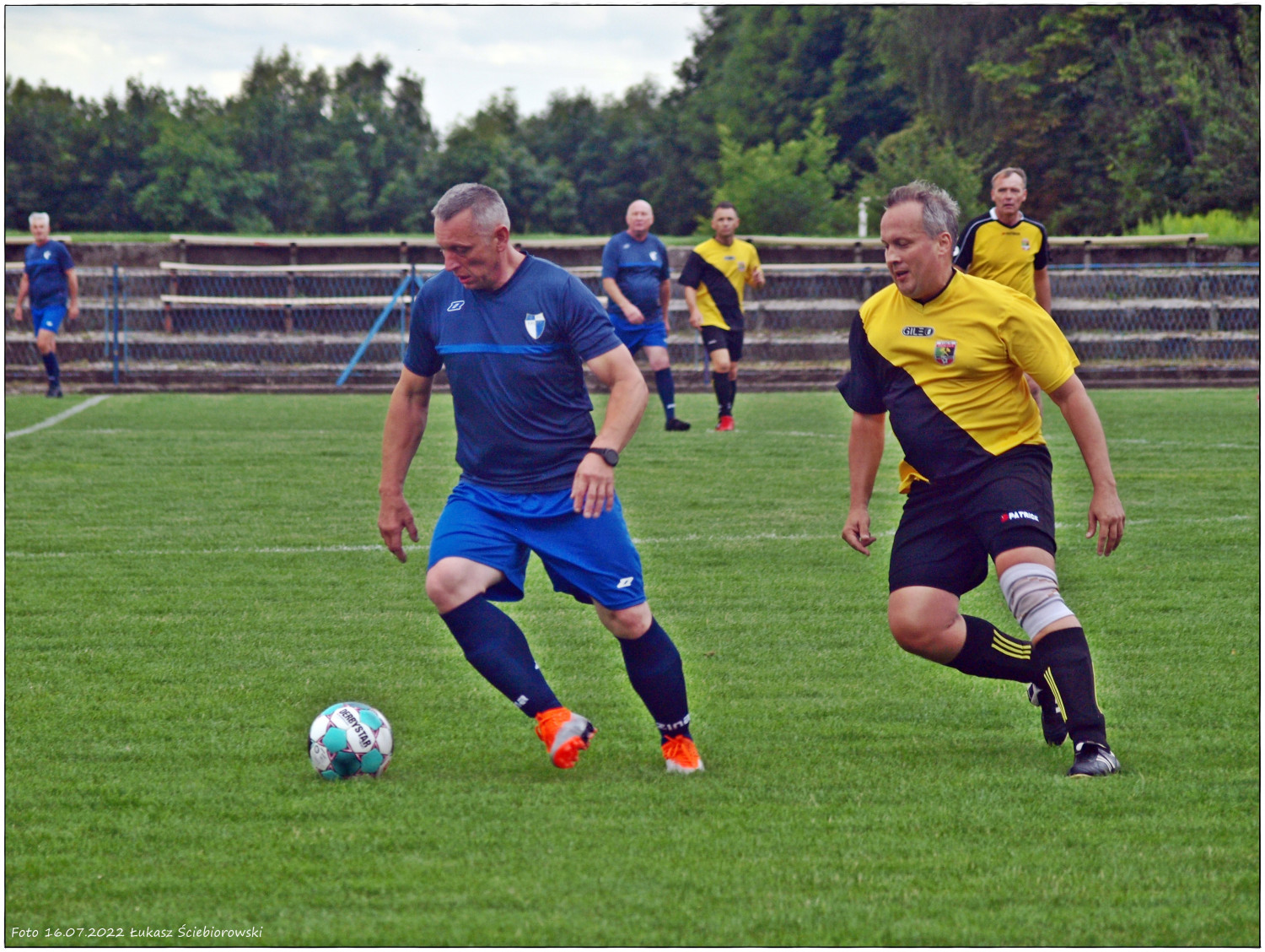 Swój mecz zagrali też oldboje „Andaluzji”, którzy zmierzyli się z oldbojami Unii Kalety. Fot. Ł. Ściebiorowski Swój mecz zagrali też oldboje „Andaluzji”, którzy zmierzyli się z oldbojami Unii Kalety. Fot. Ł. Ściebiorowski