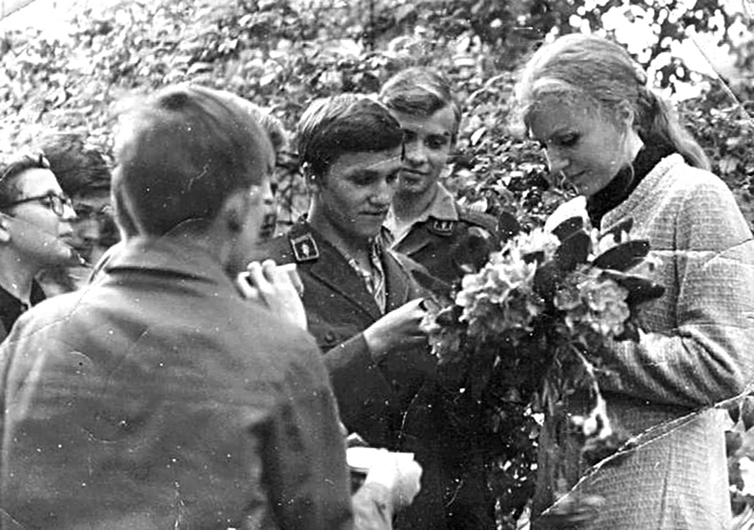 Jakie były okoliczności tego zdjęcia? Roman Wolniszewski próbował dowiedzieć się przez ponad rok. Wiele odkrył, ale też na wiele pytań nie ma odpowiedzi. Jakie były okoliczności tego zdjęcia? Roman Wolniszewski próbował dowiedzieć się przez ponad rok. Wiele odkrył, ale też na wiele pytań nie ma odpowiedzi.