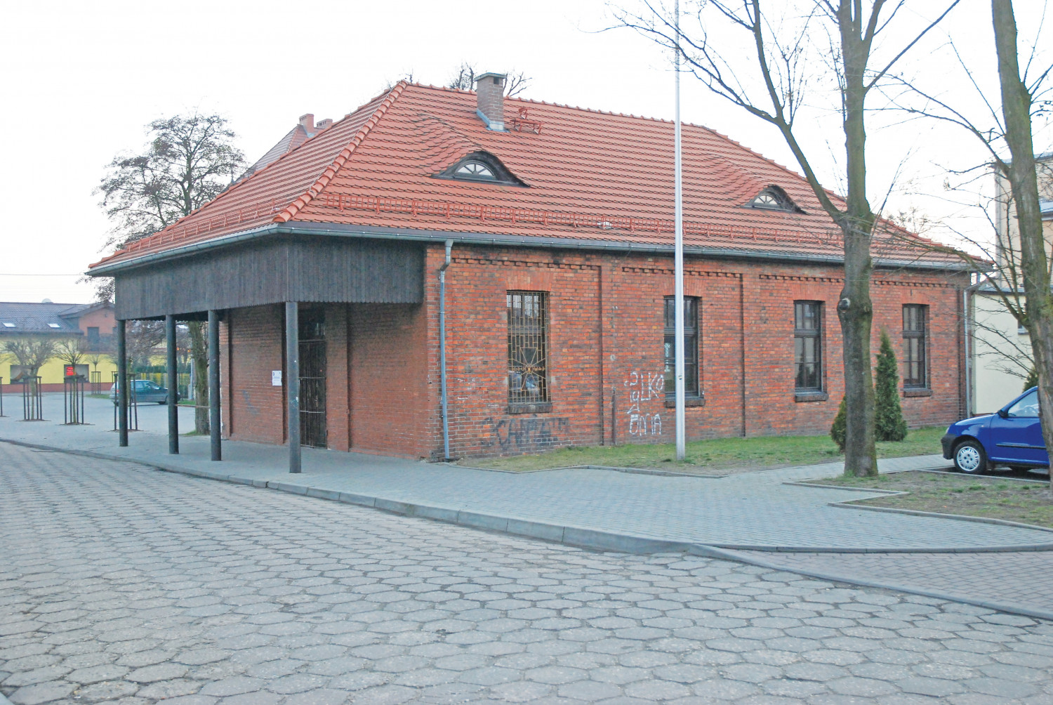 Siedzibą Ośrodka ZHP była Harcówka, usytuowana na tyłach starej szkoły. Fot. Archiwum