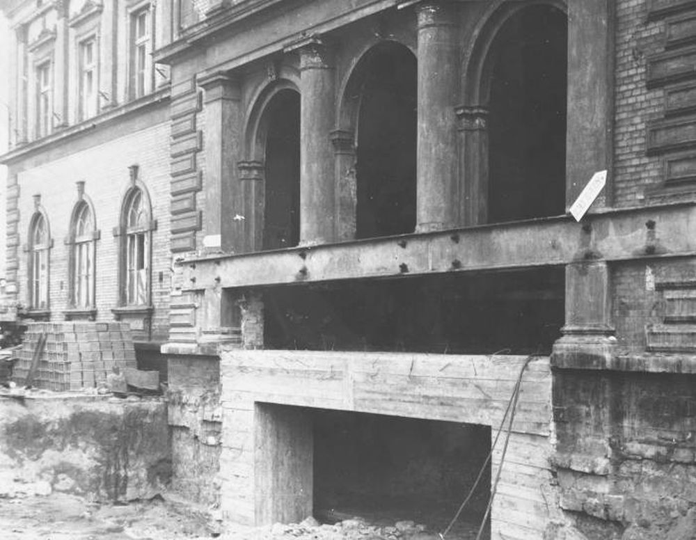 Dworzec kolejowy podczas przebudowy w latach 60. XX w. Fot. Archiwum SMZT, Zygmunt Koloch Dworzec kolejowy podczas przebudowy w latach 60. XX w. Fot. Archiwum SMZT, Zygmunt Koloch