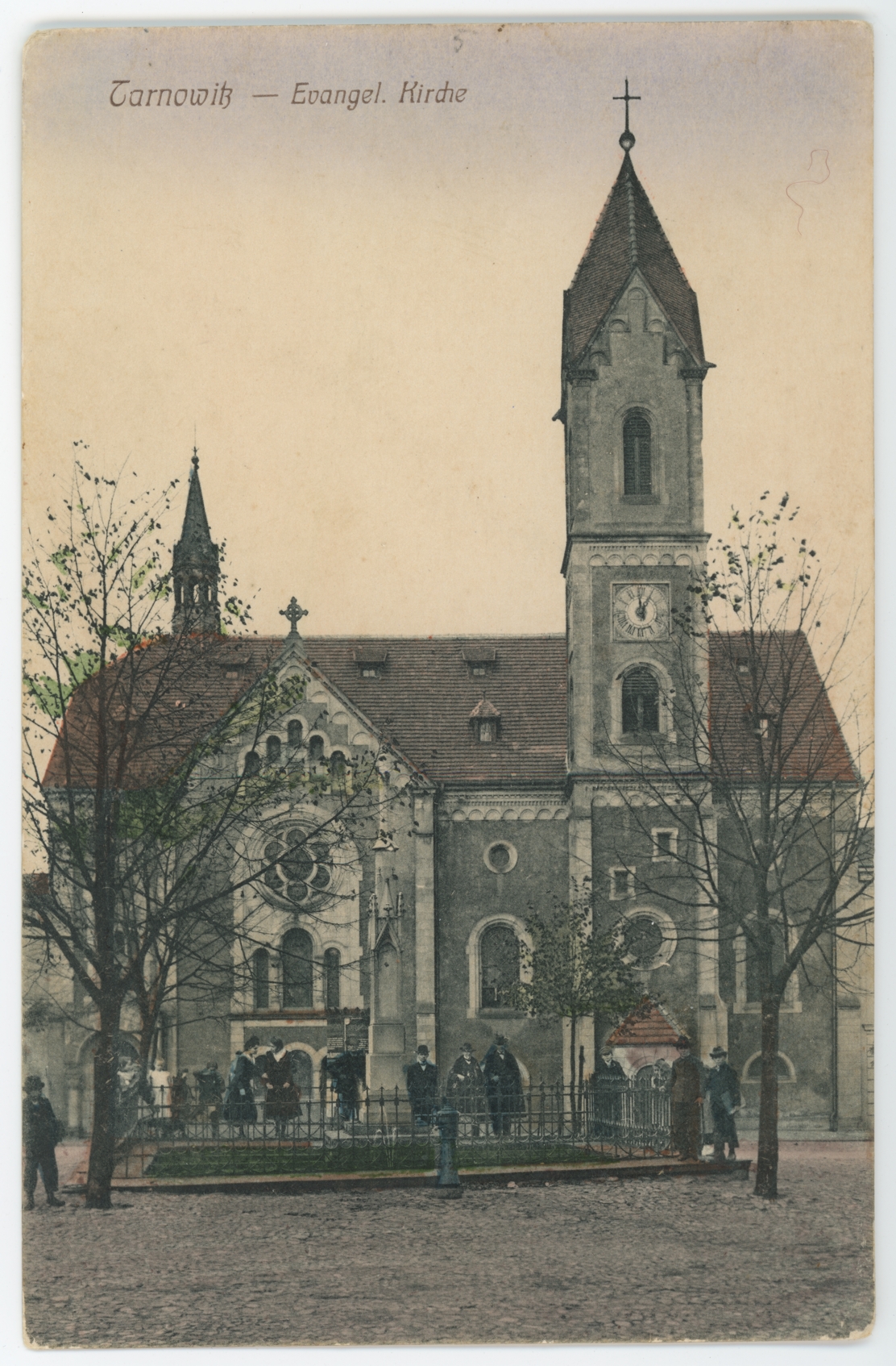 Kościół ewangelicki w Tarnowskich Górach, Hans Rotter, druga dekada XX w., papier/druk ręcznie kolorowany. Ze zbiorów Muzeum w Tarnwoskich Górach Kościół ewangelicki w Tarnowskich Górach, Hans Rotter, druga dekada XX w., papier/druk ręcznie kolorowany. Ze zbiorów Muzeum w Tarnwoskich Górach