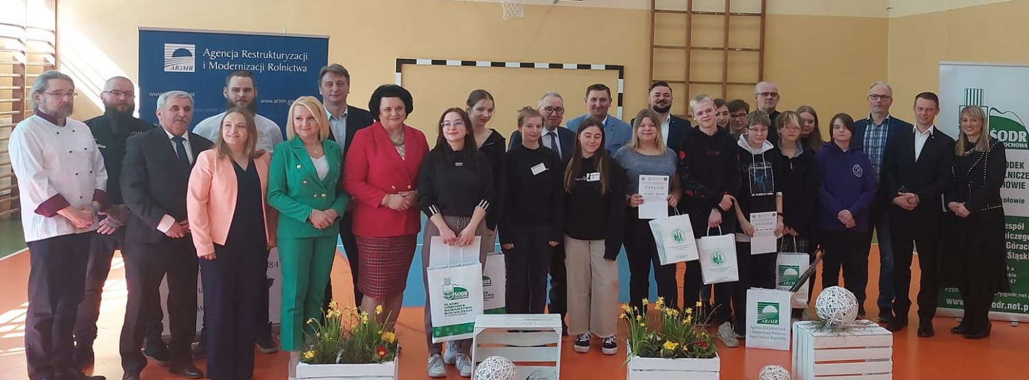 Uczestnicy i goście konkursu. Fot. Archiwum szkoły Uczestnicy i goście konkursu. Fot. Archiwum szkoły