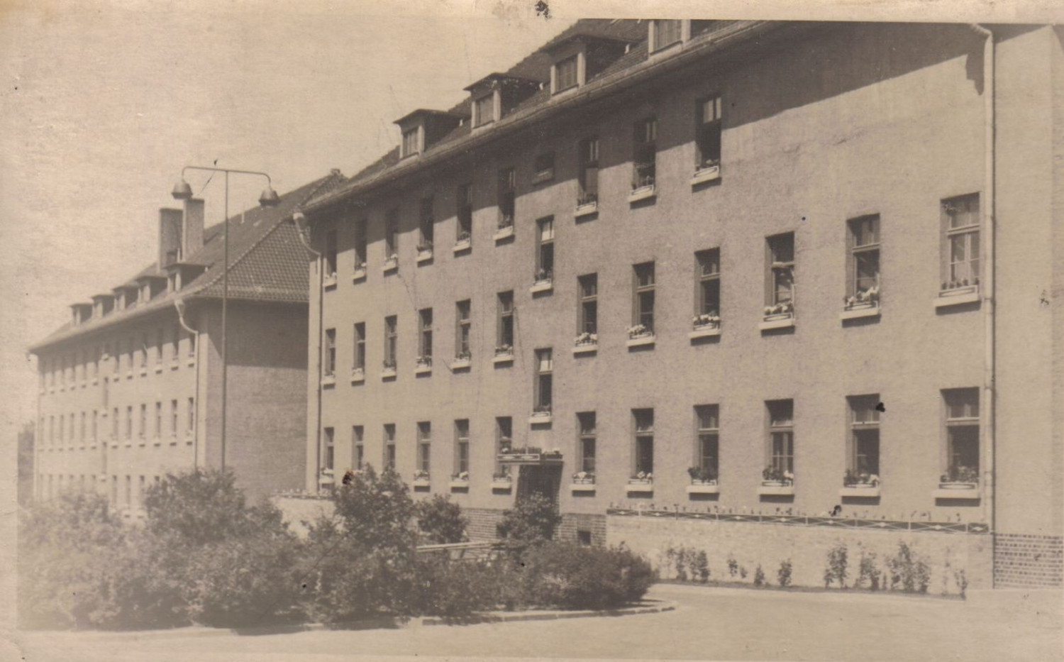 Dawne koszary przy ul. T. Kościuszki w Tarnowskich Górach, lata 50. XX w. Fot. Archiwum Muzeum