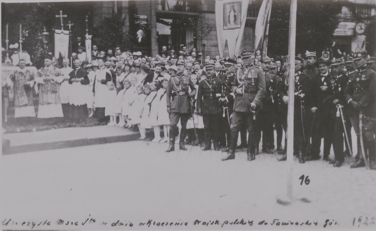 Msza polowa na rynku w Tarnowskich Górach 26 czerwca 1922 r.  Fot. Archiwum Muzeum