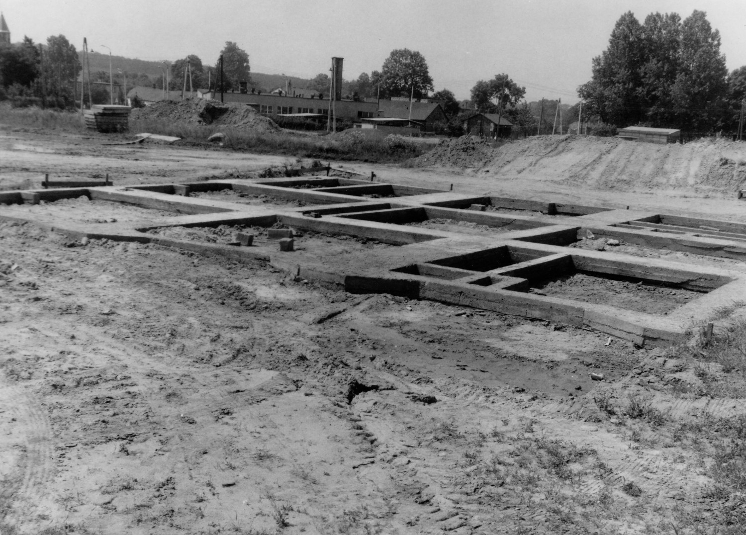 Ława fundamentowa nowego przedszkola budowanego przez Zamet na Osiedlu Przyjaźń 
