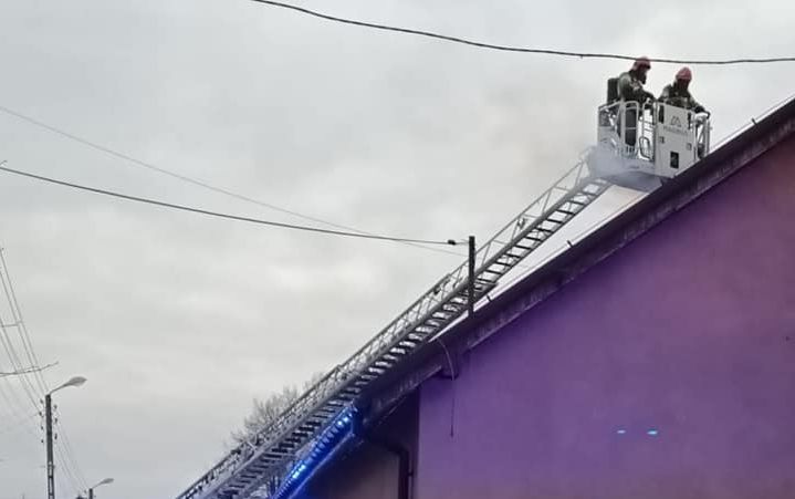 Pożar sadzy w kominie w Nakle Śląskim. Fot. OSP Nakło Śląskie Pożar sadzy w kominie w Nakle Śląskim. Fot. OSP Nakło Śląskie